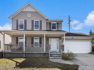 5183 Eagle Lake Dr, Waterford, MI 48329