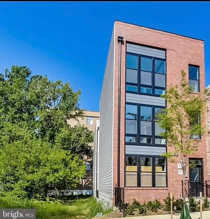 1st image of 730 51st St NE #1