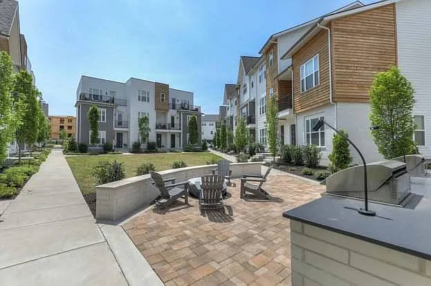 522 Vernon Cir — Photo 10