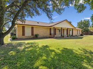 116 Southwood Dr, Burleson, TX 76028