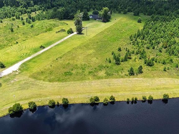 3rd image of 410 Newton Rd