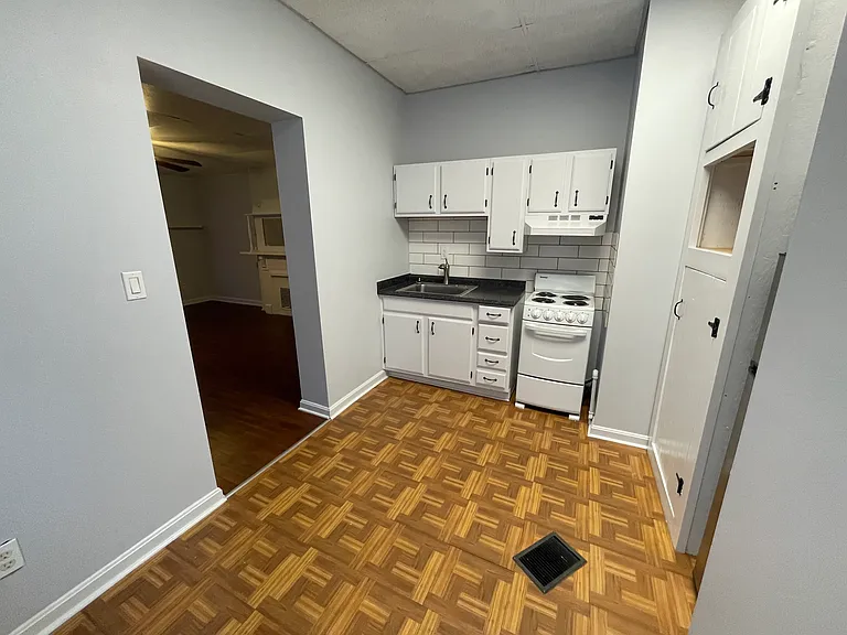 416 Greenup St #4 — Photo 4