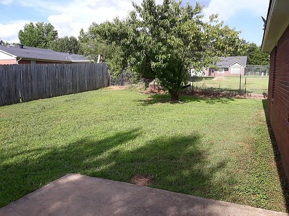 5th image of 2302 Devin Dr