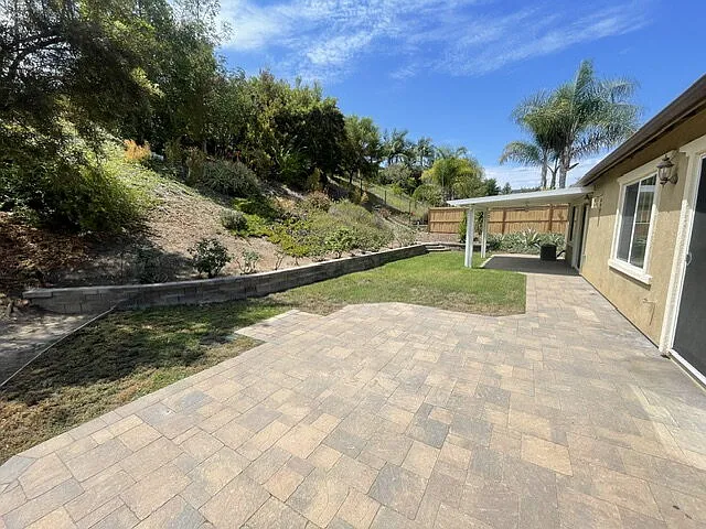 1247 Bellingham Dr — Photo 8