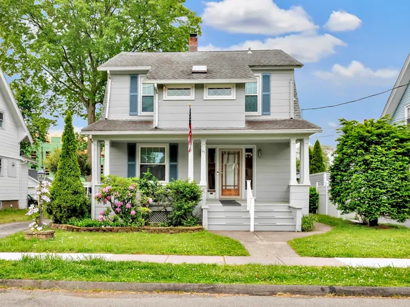 65 Kings College Place, Stratford, CT 06615