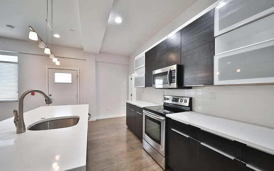 2 bed, 1073 sqft, $3,200 — Photo 4