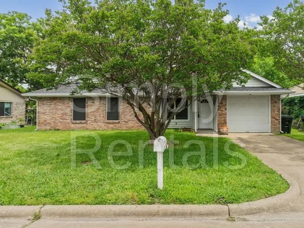 2504 Paul St, Greenville, TX 75402