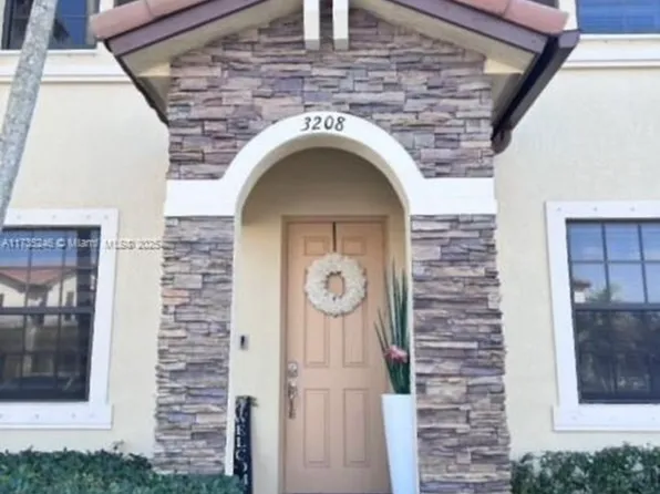 3208 SE 5th Ct, Homestead, FL 33033