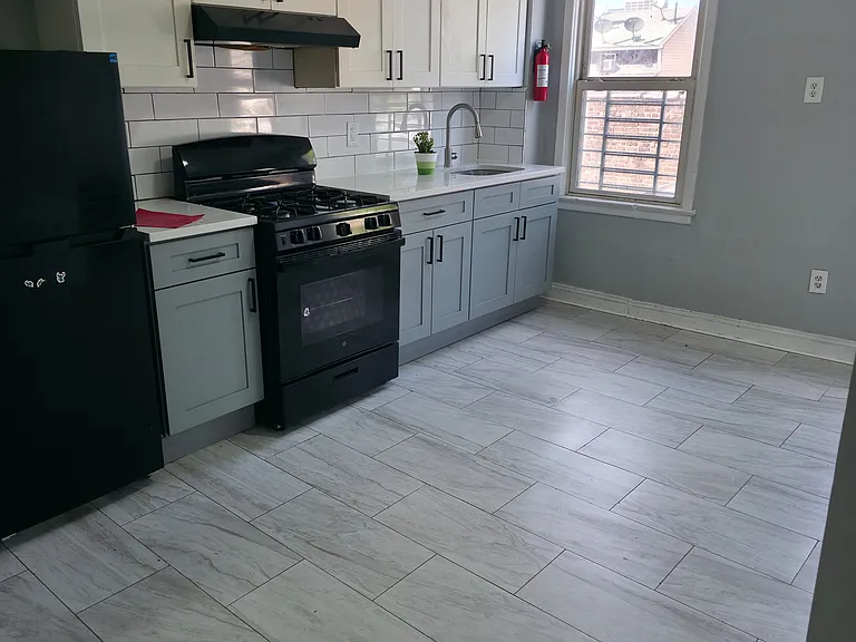 229 Jefferson St #2L — Photo 1