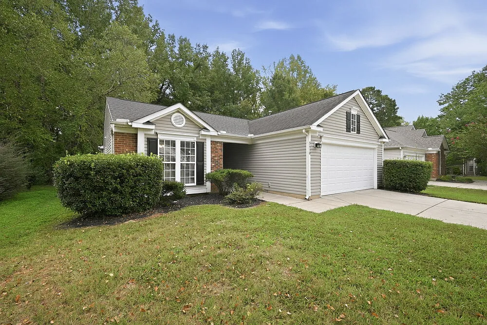 3 bed, 2.0 bath, 1191 sqft, $2,245 — Photo 3