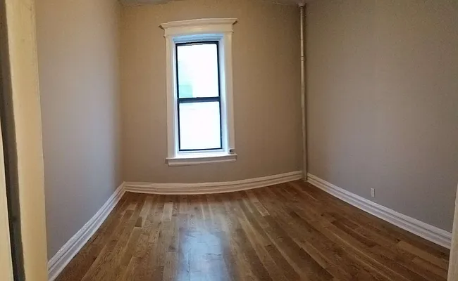 Rented by Smart NY Realty LLC | media 12