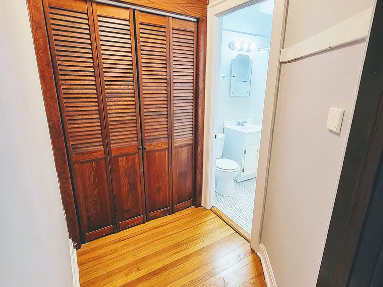 1900 W Wilson Ave #3A — Photo 11