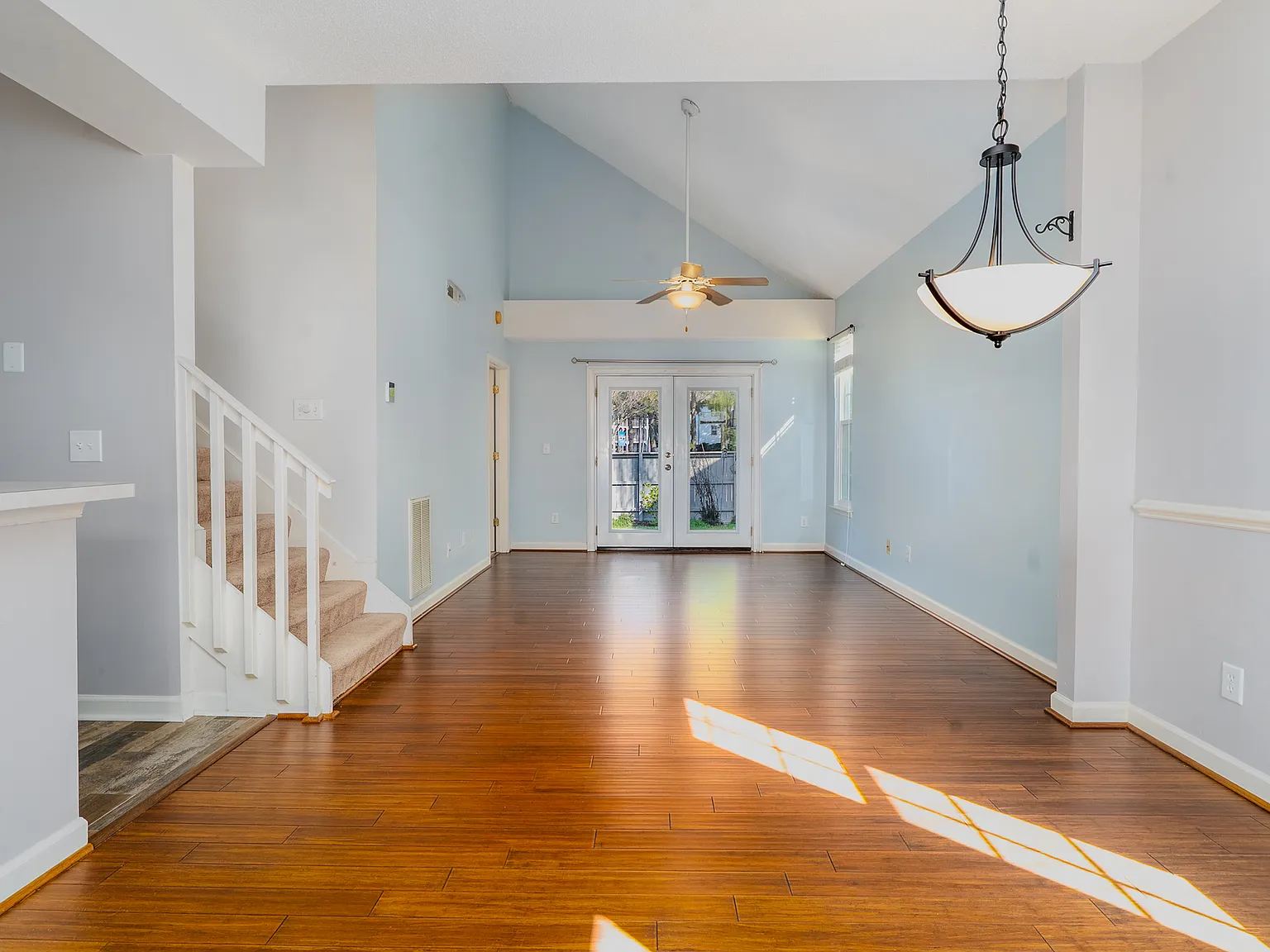 3 bed, 1500 sqft, $2,500 — Photo 4