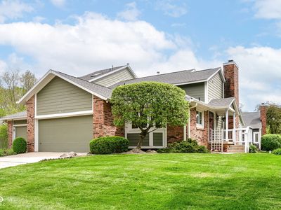 8121 Foxchase Dr, Indianapolis, IN, 46256