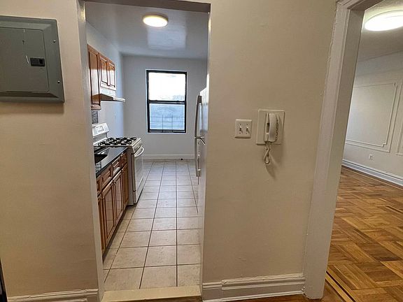 2nd image of 3420 30th St APT 5F