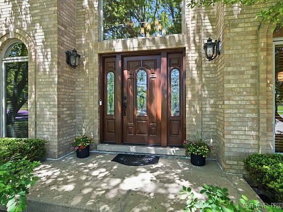 4th image of 230 Persimmon Dr