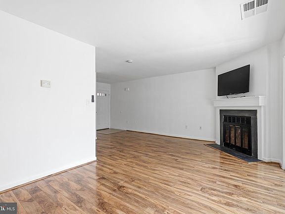 5th image of 2614 S Arlington Mill Dr APT F