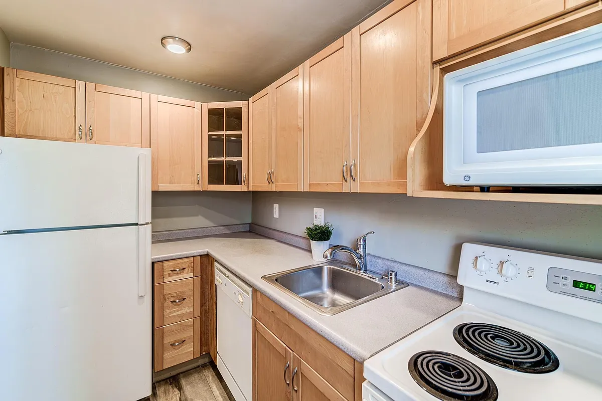 Building Photo - 109 E Glebe Rd #C