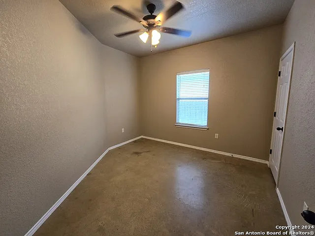 1084 Carolyn Cv — Photo 12