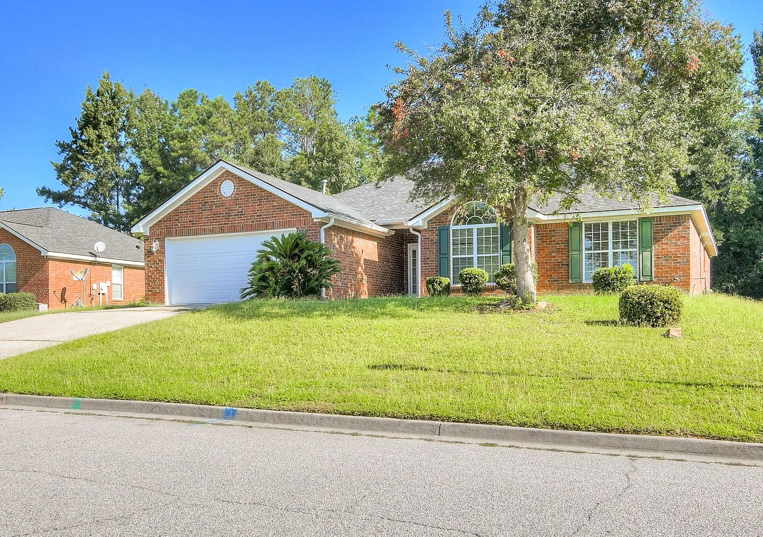Updated 4 Bedroom Ranch — Photo 3