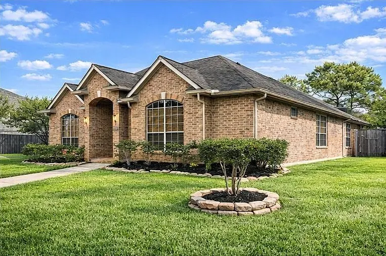 4 bed, 3.0 bath, 2709 sqft, $2,600 — Photo 4