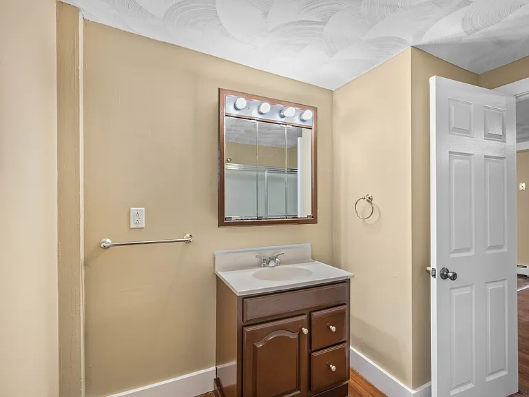 15 Jefferson St #1 — Photo 16