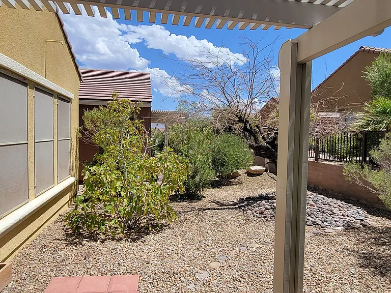 1342 Springdale Ln — Photo 35