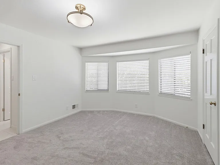 3 Kennedy Pl — Photo 40