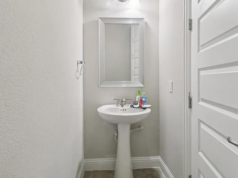 1656 Pegasus Dr — Photo 27