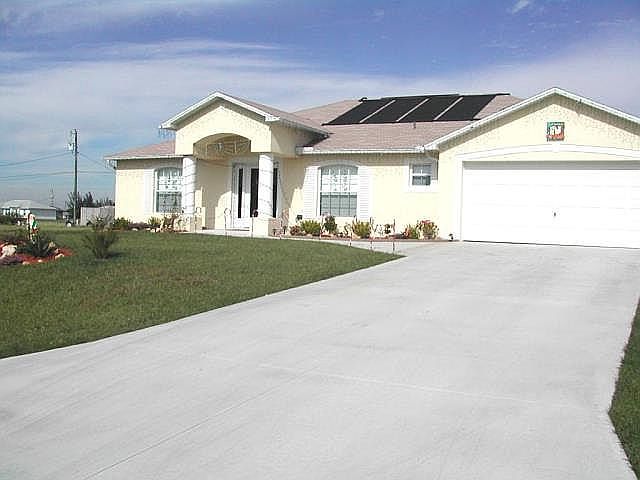2nd image of 1115 SW 41st Ter