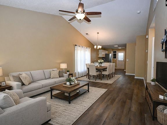 3rd image of 2000 Water Oak Dr APT 6A