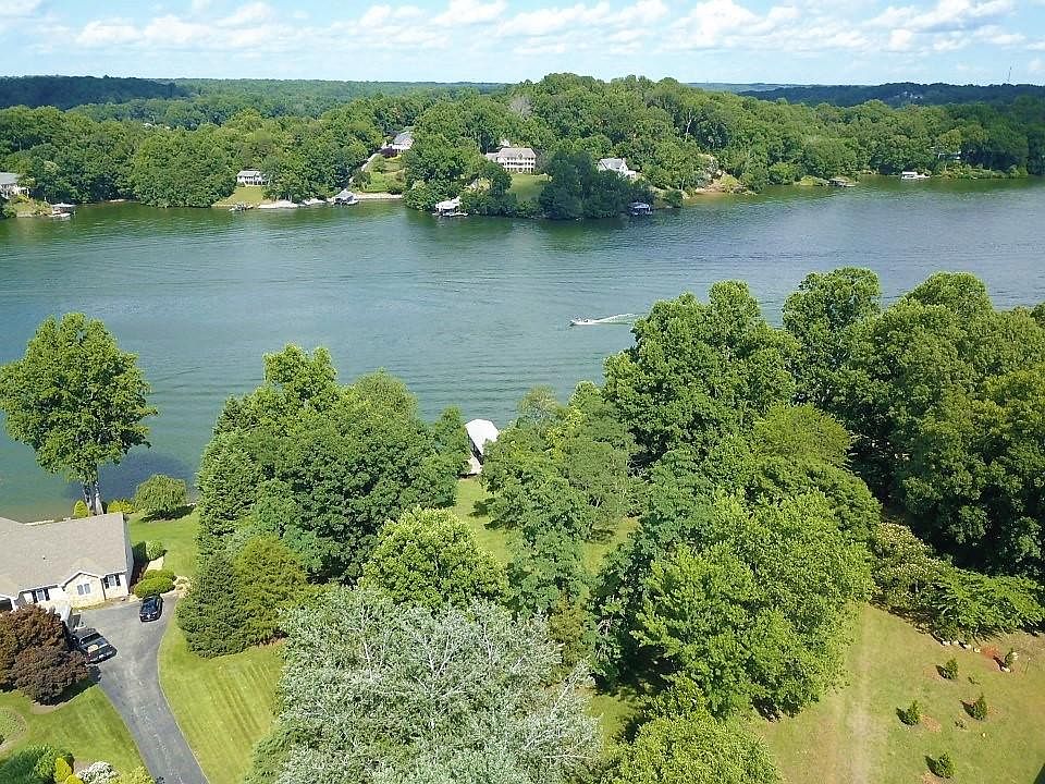1st image of 12 Sourwood Dr