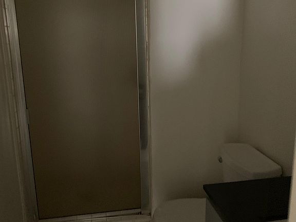 2nd image of 927 S Shenandoah St APT 102