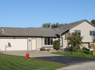 W2610 Oakmeadow Ct, Appleton, WI 54915