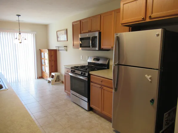 1128 Essex Ct, Akron, OH 44312