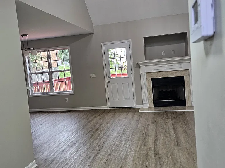 1032 Oakhall Dr — Photo 16
