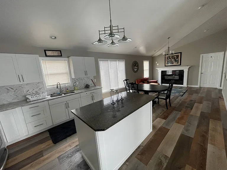 3432 N Capitol Ave — Photo 10