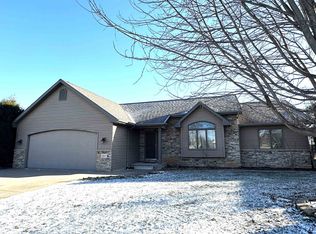 1855 Martingale Ln, Neenah, WI 54956