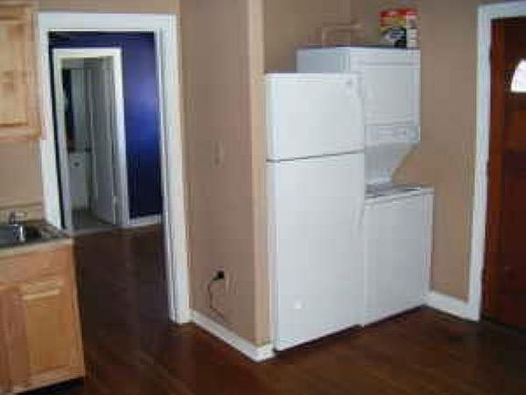 5th image of 1303 E Brockton Ave #C