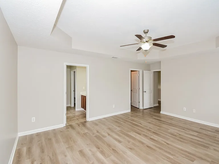 320 Birchclay Point N — Photo 10