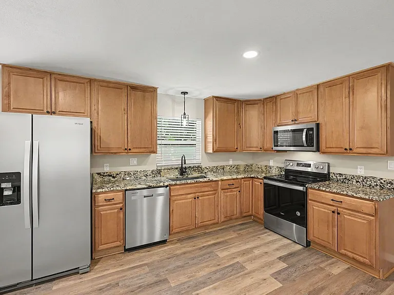 2850 Starlight Dr — Photo 4