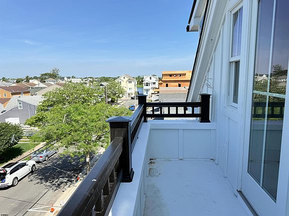 5th image of 113 N Richards Ave