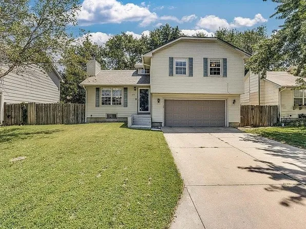 229 W Village Lake Dr, Derby, KS 67037