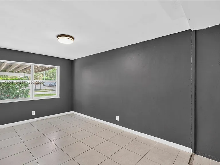 2513 NE 33rd Ave #1-2 — Photo 7