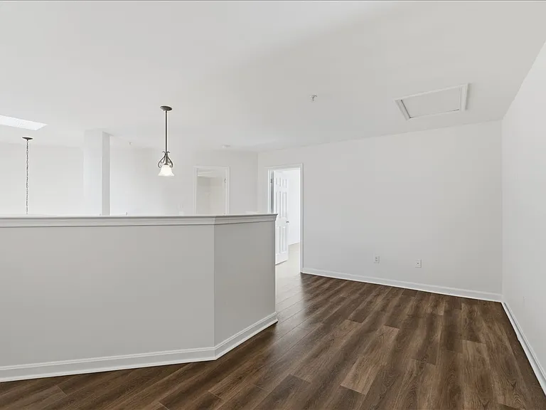 1304 Garden Wall Cir #F — Photo 19