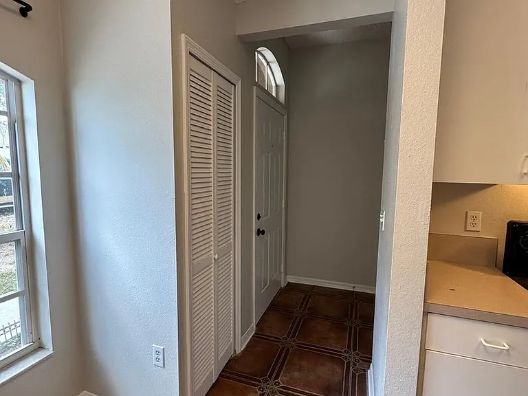 8039 Ridgeglen Cir E — Photo 23