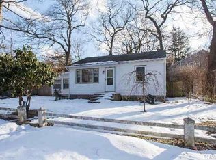 28 Ridge Rd, Rocky Point, NY 11778