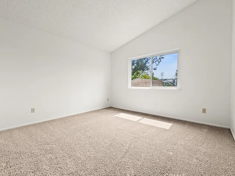 22961 Chambray Dr — Photo 7