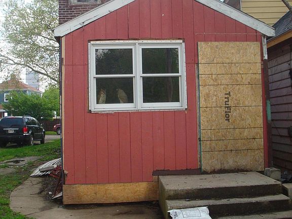 4th image of 137 McDowell St