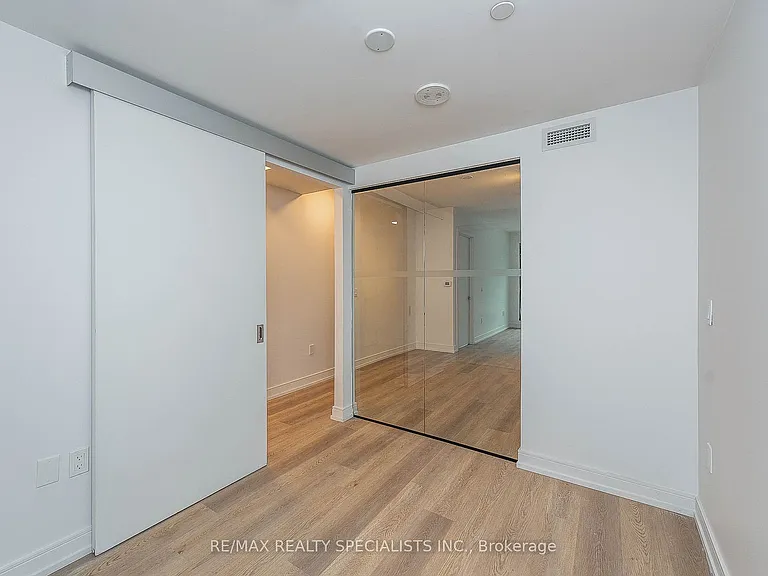 1 Jarvis St #305 — Photo 14